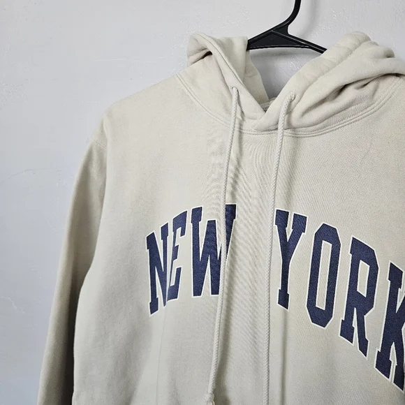 John Galt Women's One Size Cream Hoodie with New York Print Logo Sweatshirt Top - Picture 2 of 7